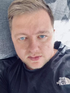 English men looking for love