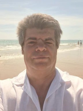 English men looking for love