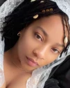 Felicity, 36&nbsp;ans